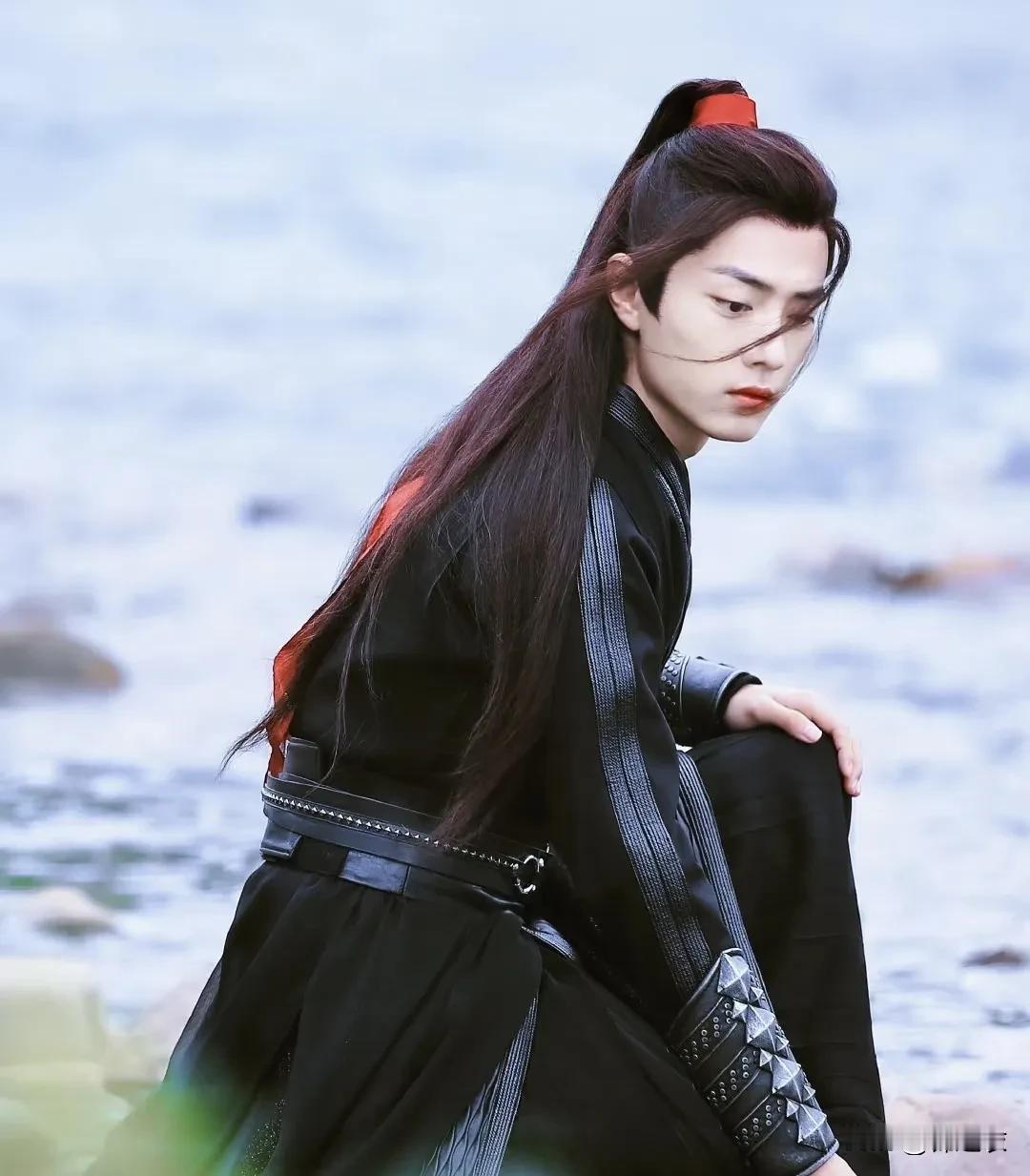 肖战是魏无羡的天选之人，因为制片人刚开始选的杨洋，但是杨洋不来于是换了马天宇可是