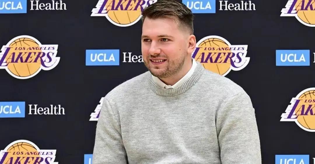 2月11日，超级巨星东契奇迎来NBA首秀，看一下超级巨星在湖人加盟首秀数据是多少