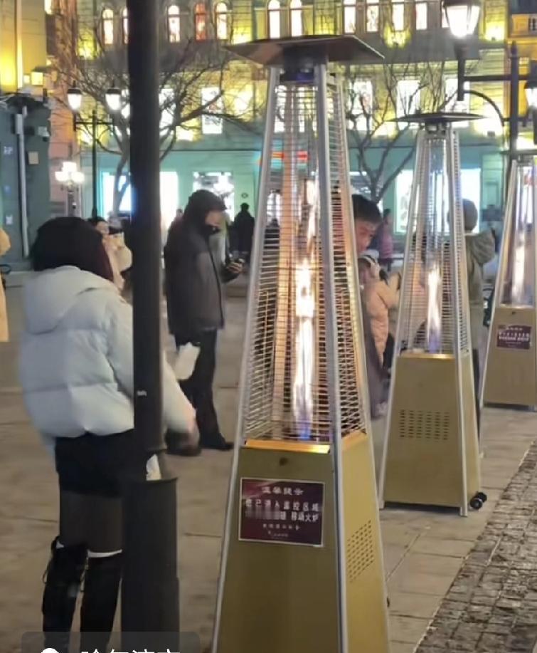 哈尔滨的宠粉模式，其他城市真的没有可比性！ 这不中央大街又开始来活了整上暖气了，