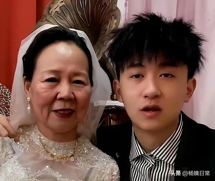 可能是女的有两个钱，男的才看得上她，如果没有两个钱，男的怎么可能看上她，都可以别