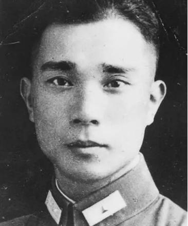 [浮云]1950年，国民党上将袁守谦来到香港，本是劝说黄埔一期同学李默庵赴台，结