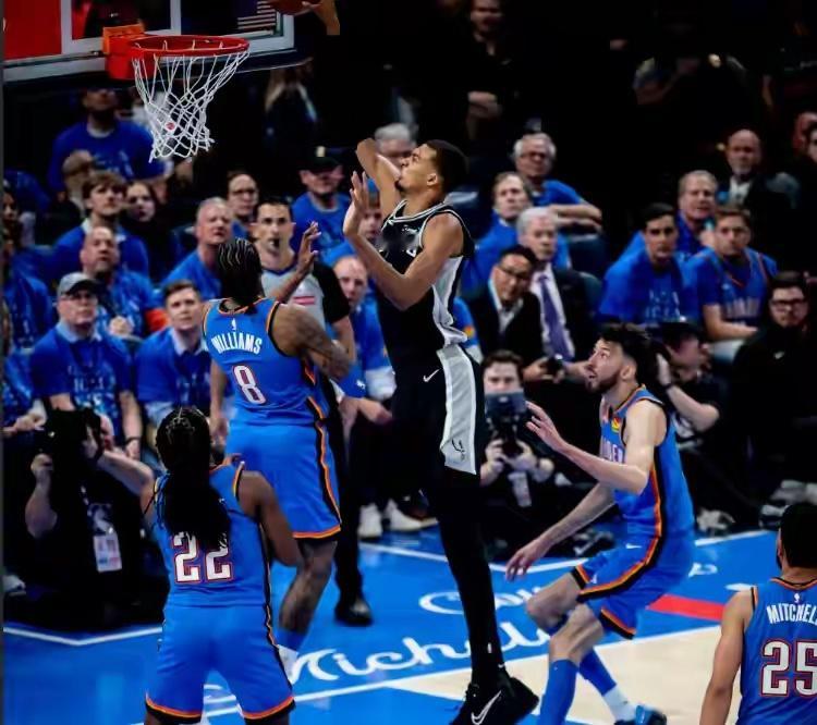 NBA西部第1轰然倒下，西决0-1落后！替补奇兵三分14中8，双加时5月19日8