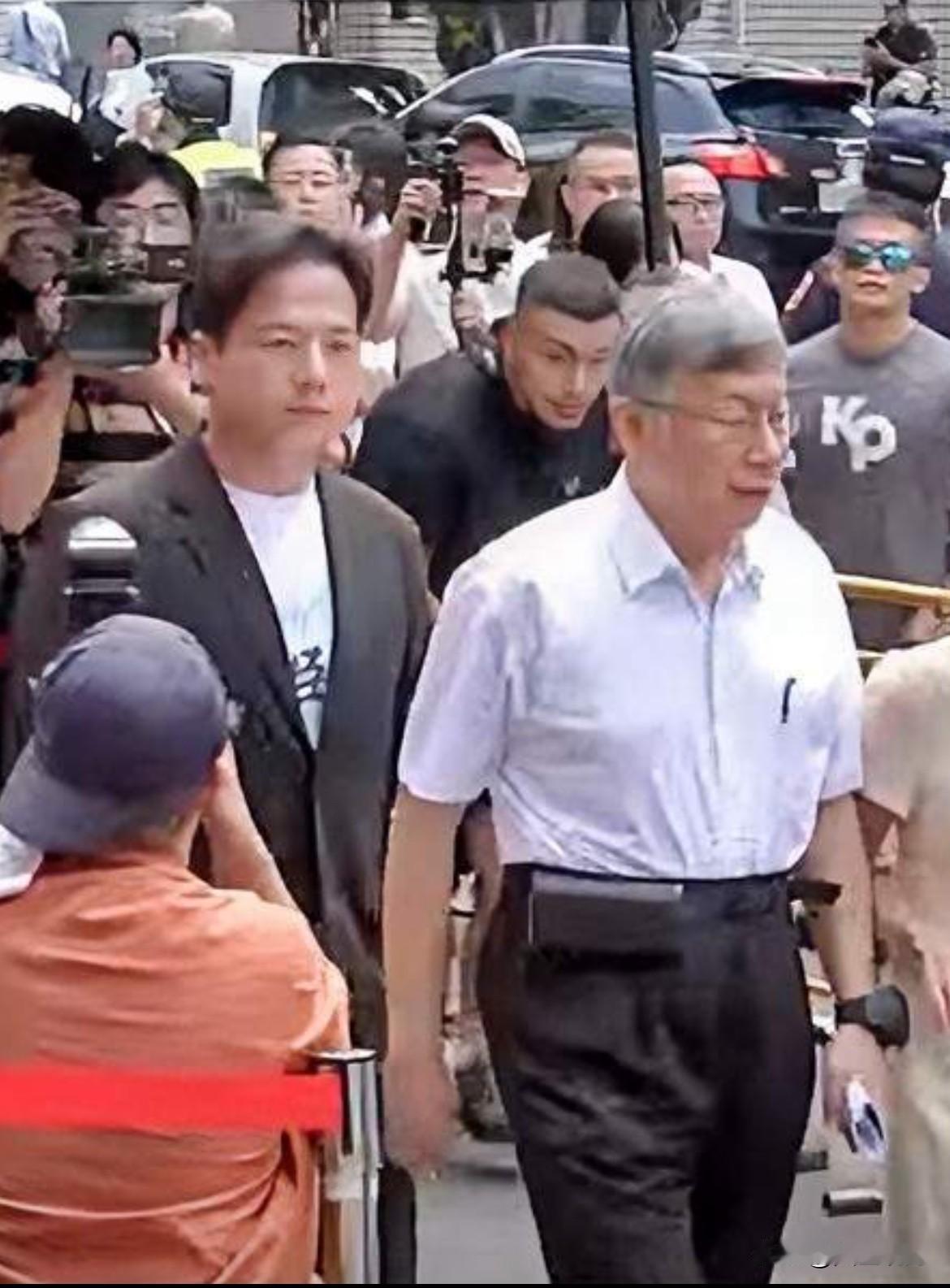 柯文哲案二审昨开庭
民众党何去何从？

昨天，柯文哲案二审开庭。
对此，大家都比