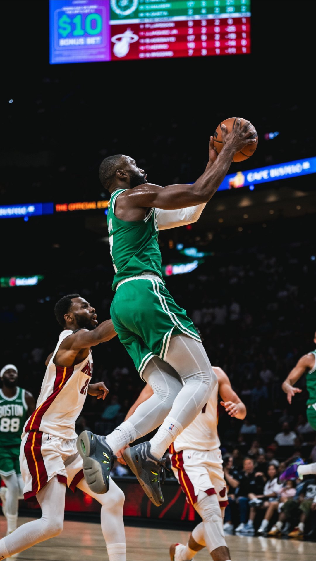 谈到塔图姆的状态，杰伦说：“塔图姆的状态一直在稳步回升，这完全符合我们的预定计划