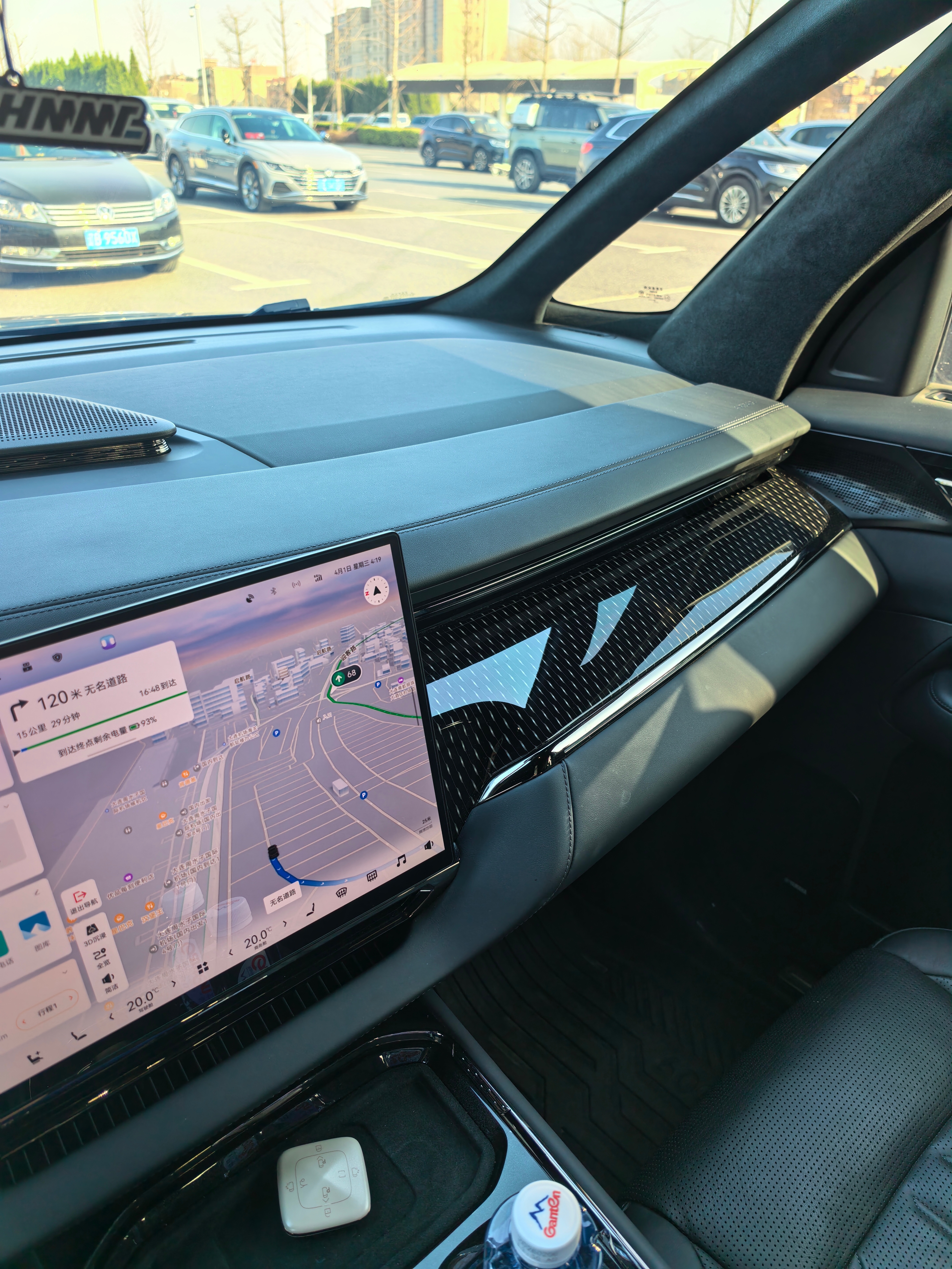 把公司的 009 开出来这几天用来接待某重要老登 大连·大连周水子国际机场