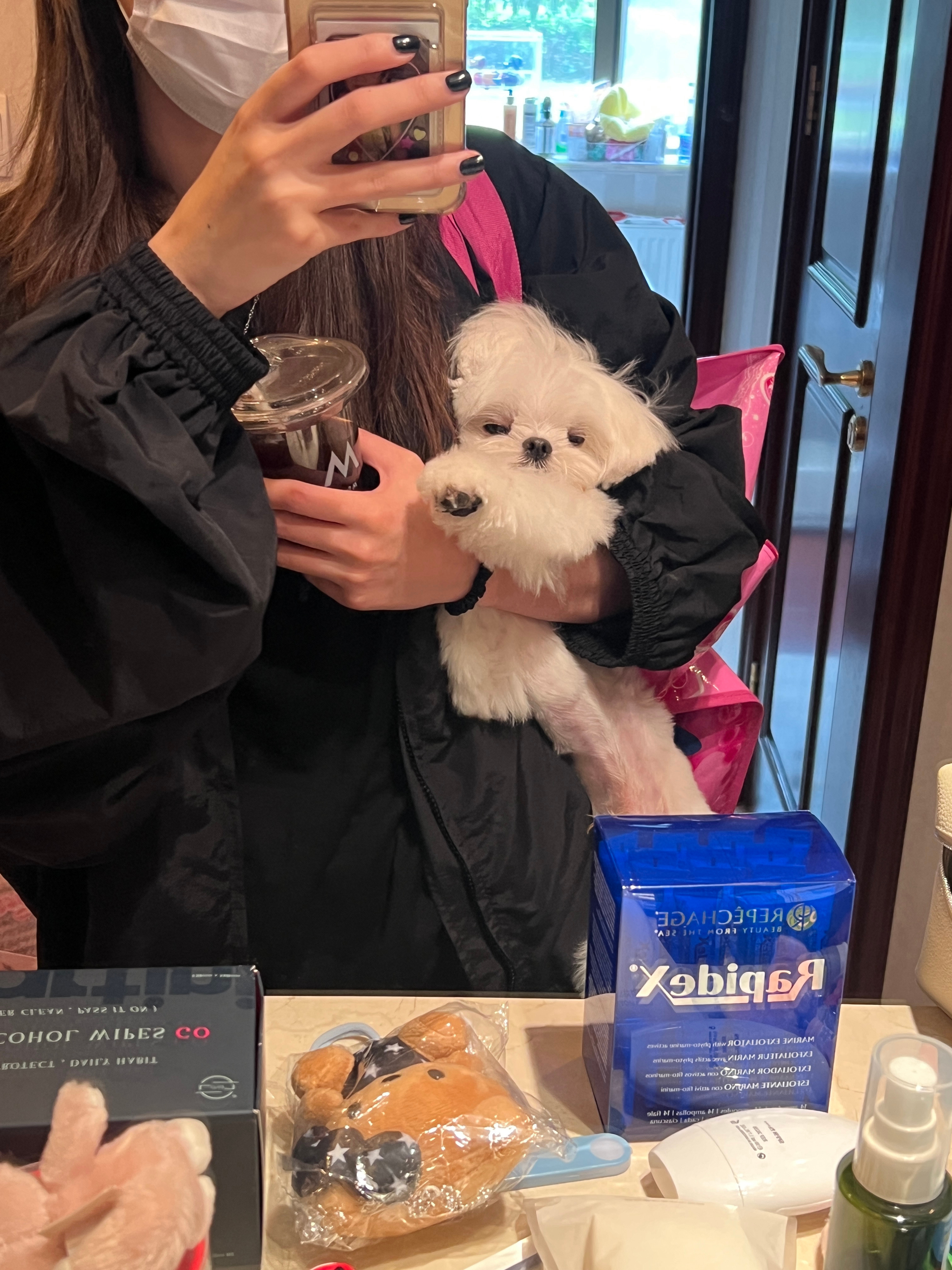 普拉提回来了哈哈 去接了狗 好喜欢普拉提🙂 唯一能坚持的运动哈哈哈 ​​​