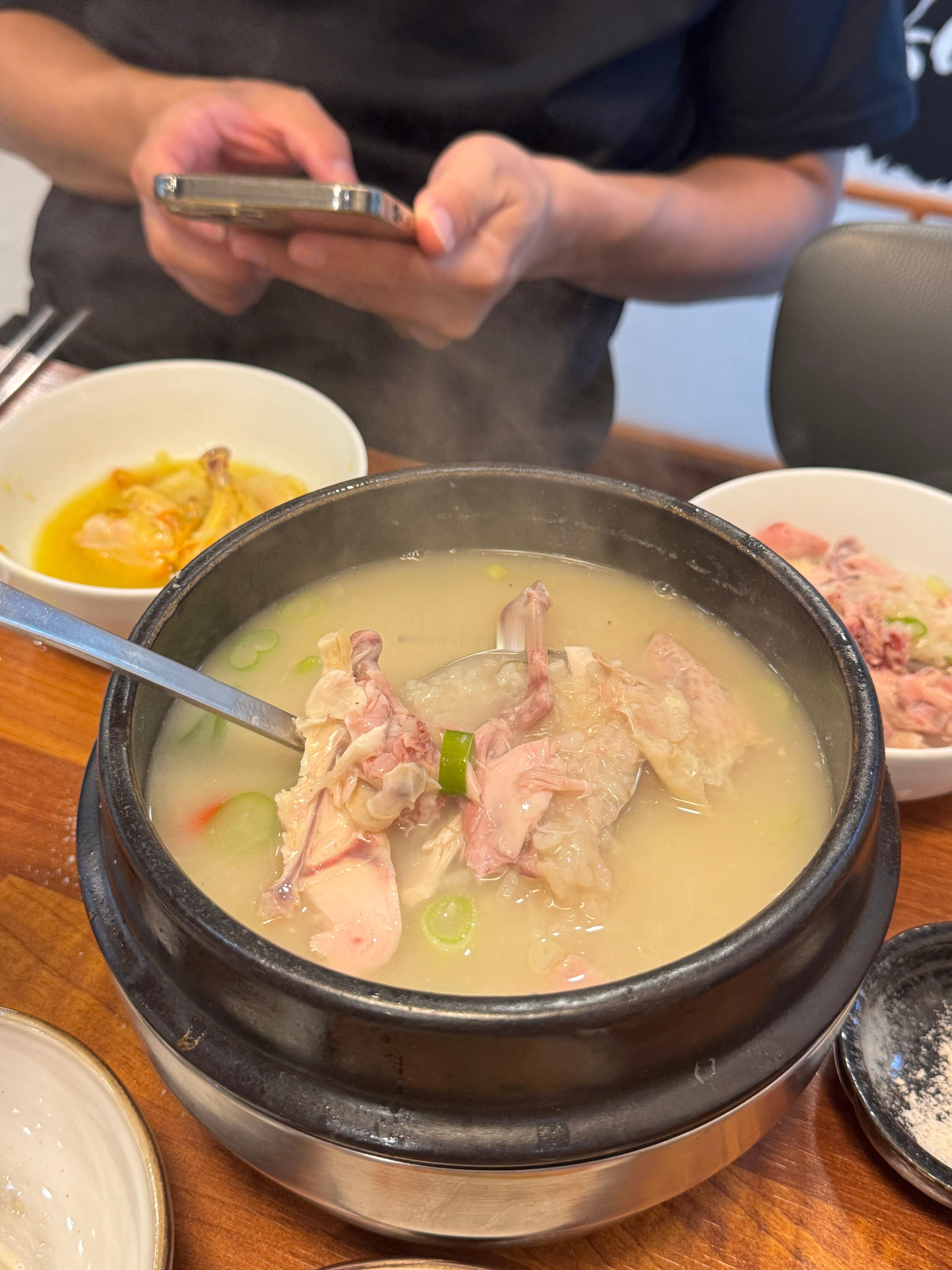 来尝尝这家参鸡汤： 韩国·해운대 (Haeundae)