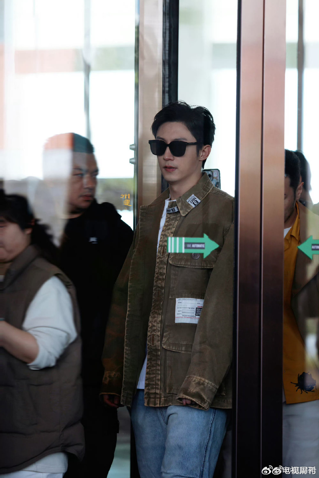黄景瑜新综艺上班路透 🐳黄景瑜综艺上班路透 黄景瑜新综艺《风驰赛车手》上班路透