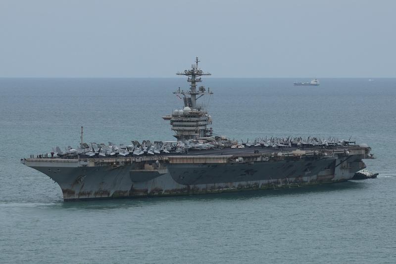 美国大兵扎堆扎进芭提雅
       美国“亚伯拉罕·林肯”号核动力航母9月2日