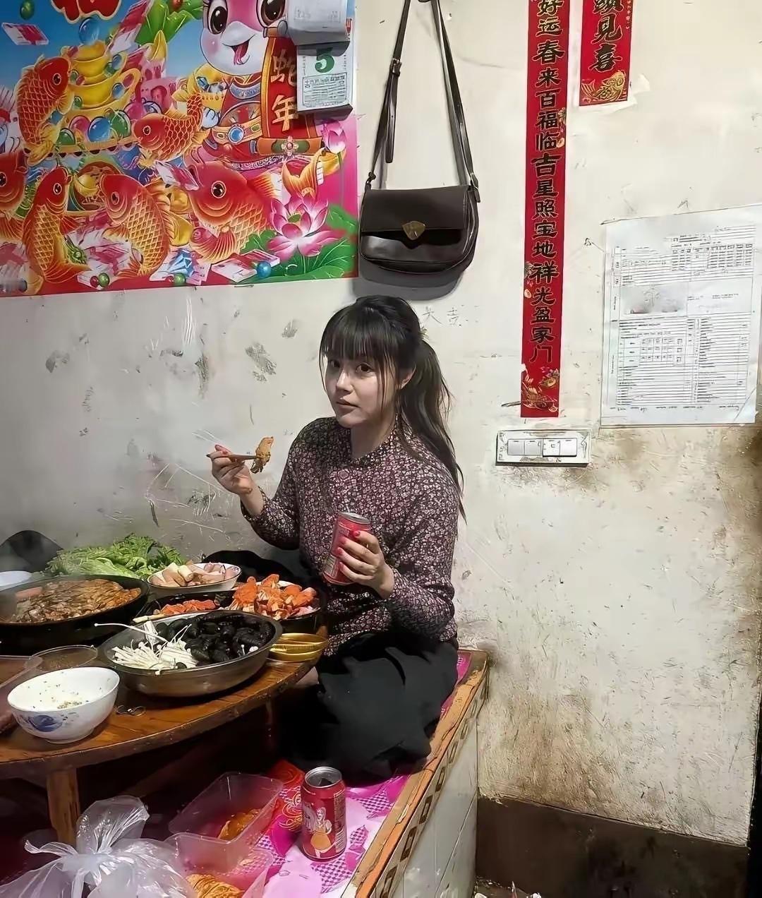 这样的家庭条件，也能娶到这么好看的老婆[捂脸]