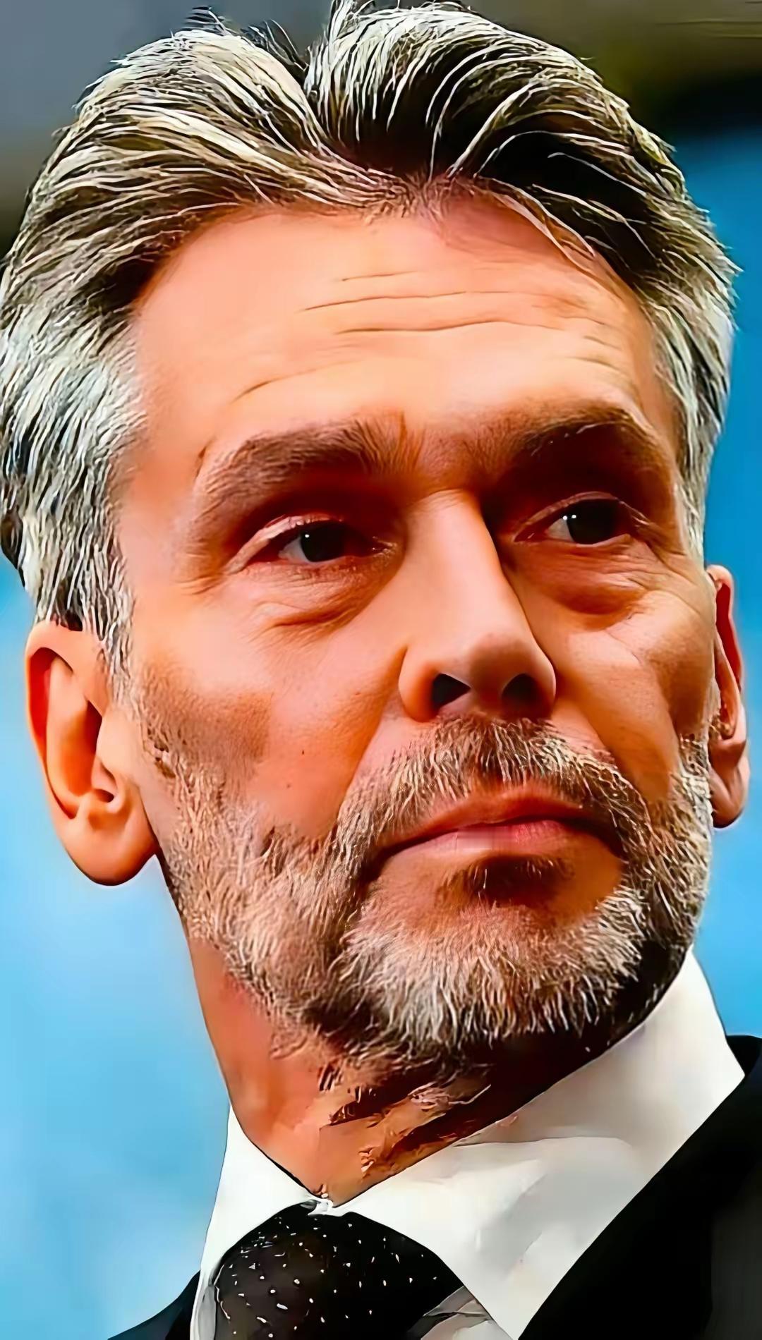 荷兰开始“明抢”了
​2月12号的消息，安世那边不但不把闻泰科技的家底吐出来，原