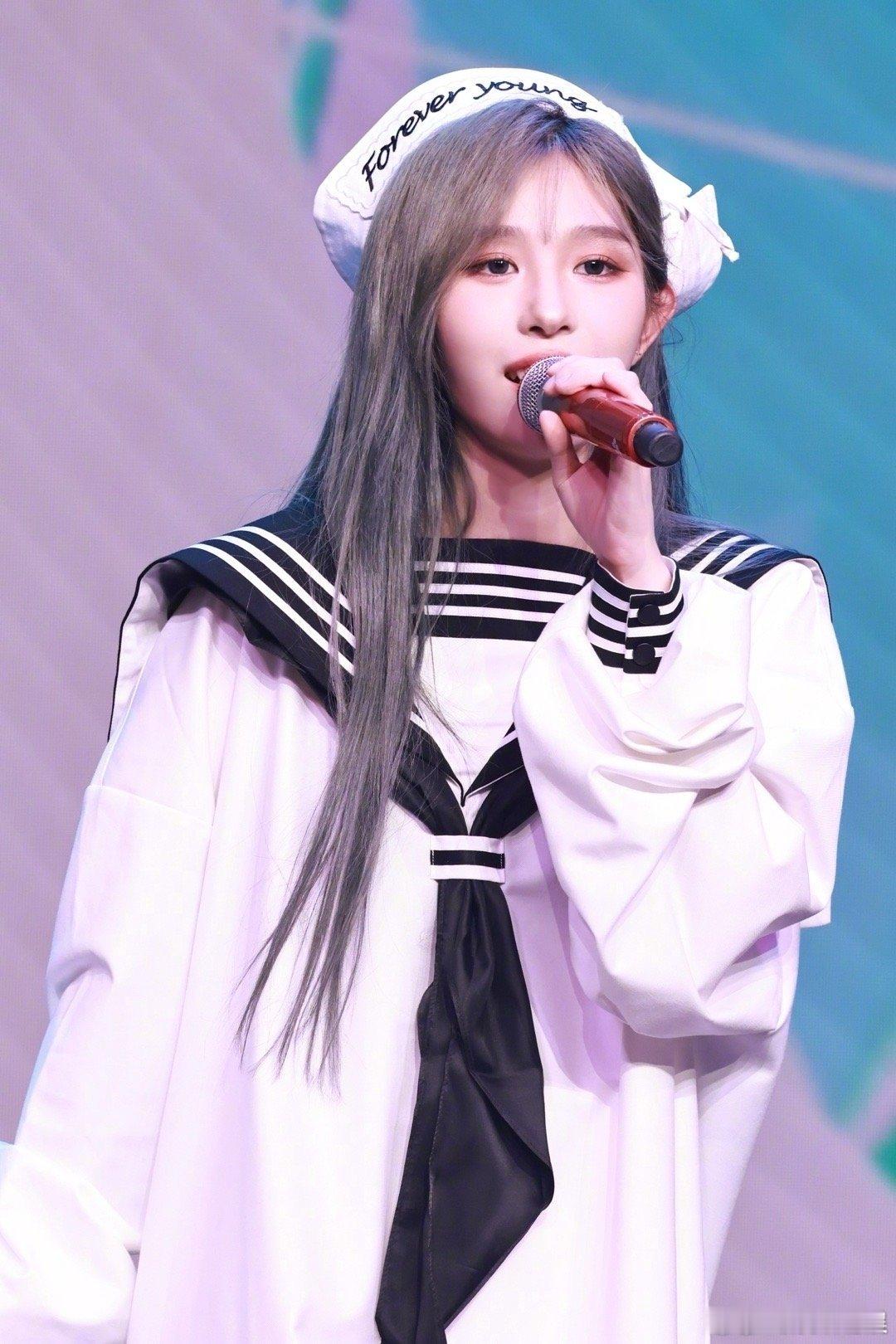 #诗情画奕新职场双A#完美的舞台是离不开两个人辛勤的付出的，她们是生命中不可或缺