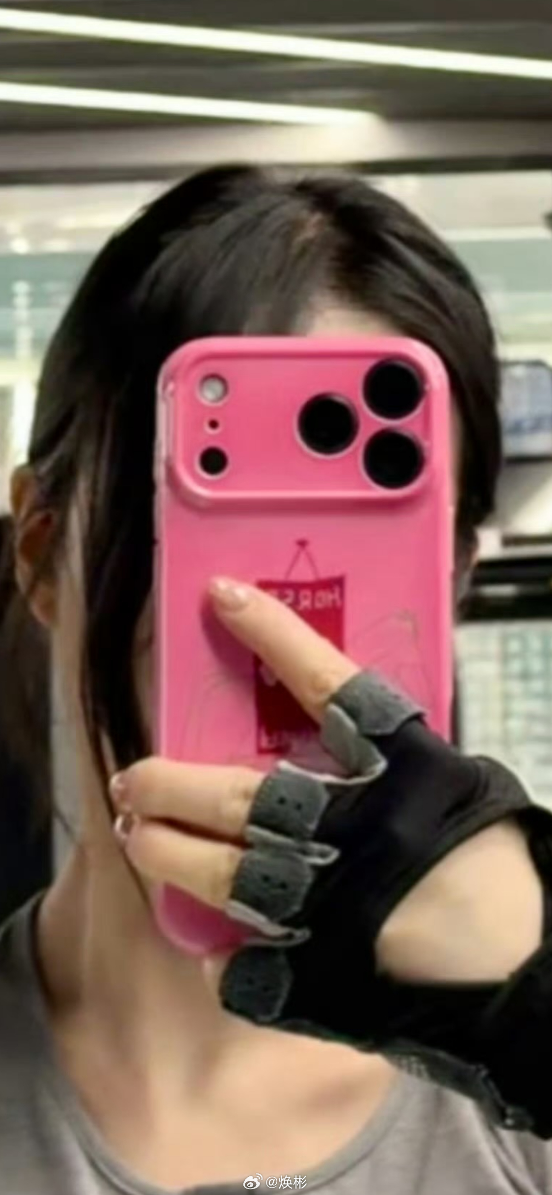 还有一个月iPhone 18 Pro Max就要来了，今年卖得最好的应该是红色了