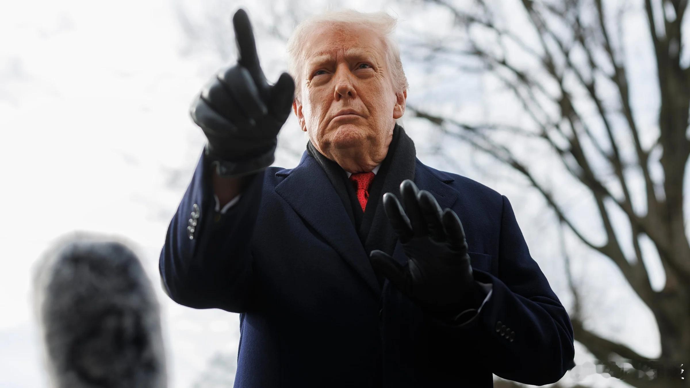 【特朗普内部人士揭露秘密更迭古巴政权的阴谋】（每日野兽）特朗普政府官员正加紧制定