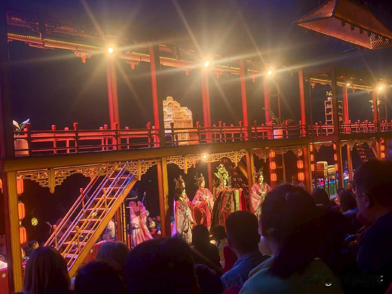 天南地北大拜年难怪过年很多人都喜欢外出旅游过年，原来感觉真的不错