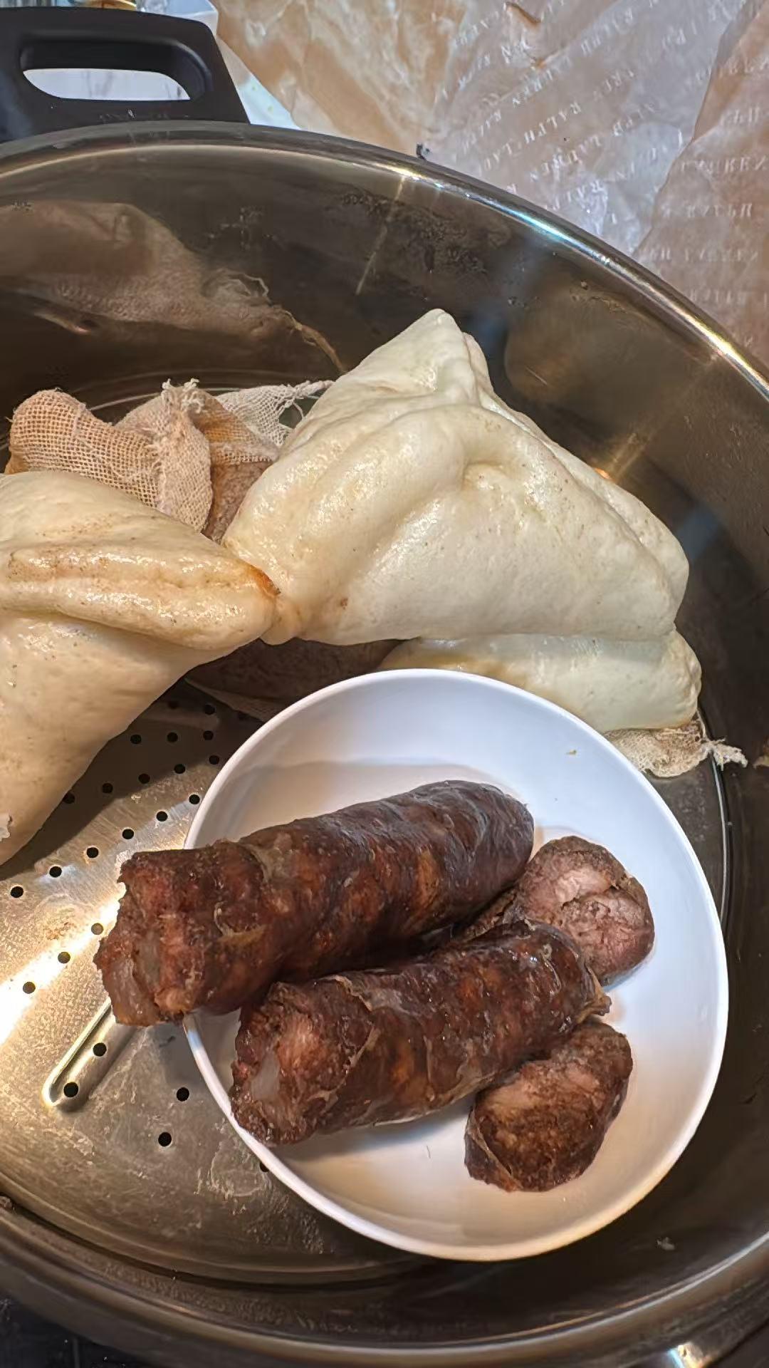 中午女儿发信息说晚上想吃糖三角，还特意说：别做多了。
我一个习惯，只要孩子说想吃