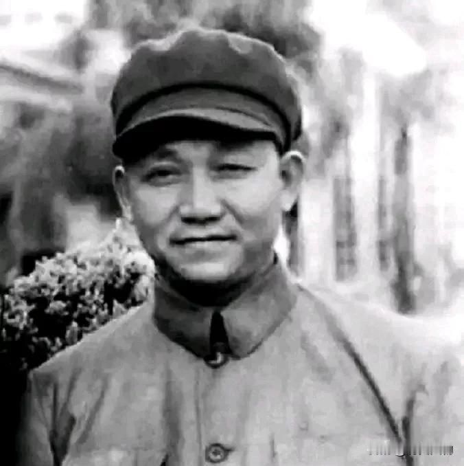 人民军队高级将领陈光是湖南宜章人，1927年入党，1928年参加湘南暴动并随朱德