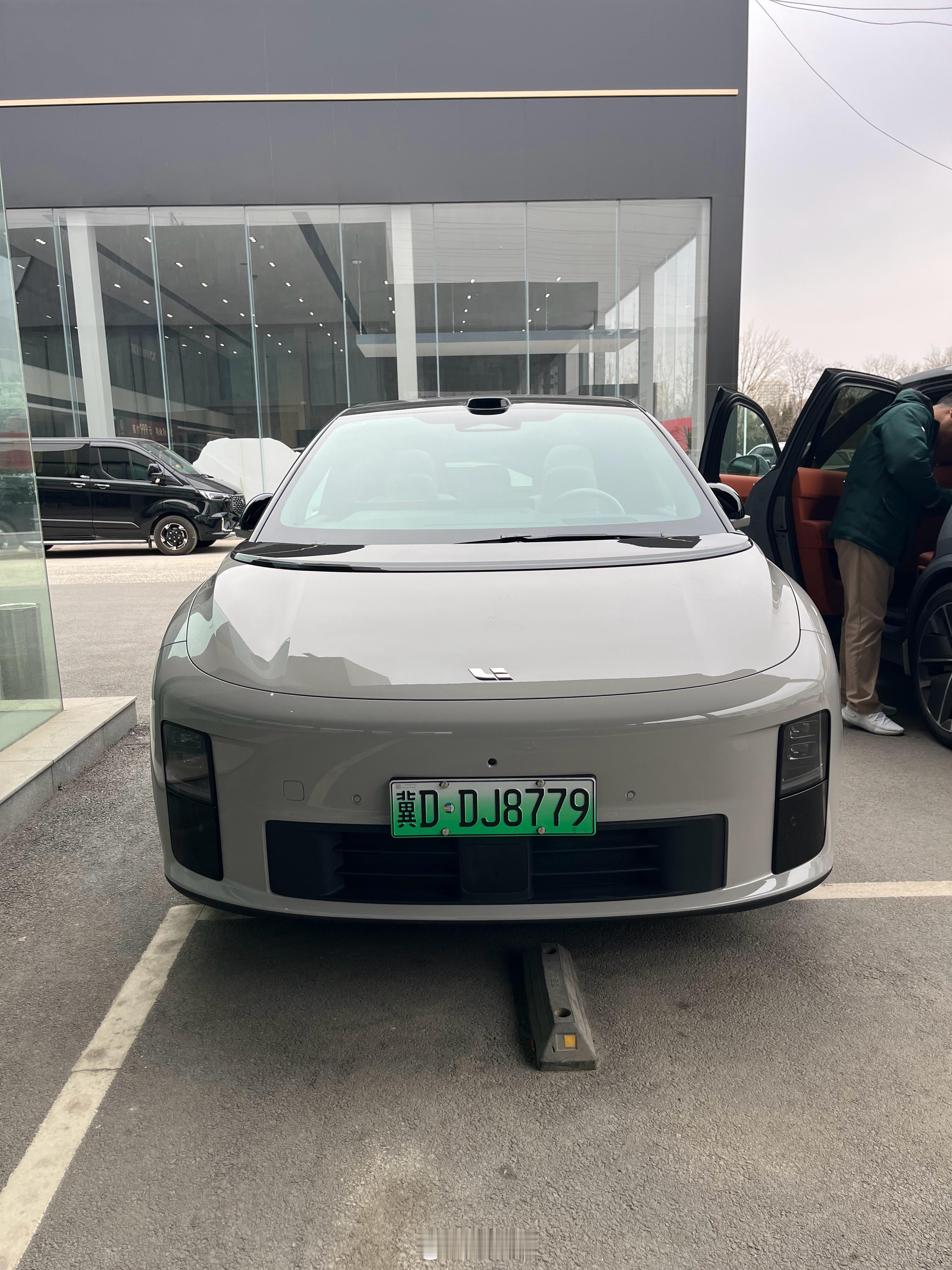 这车看着越来越顺眼了理想i6yz77聊车