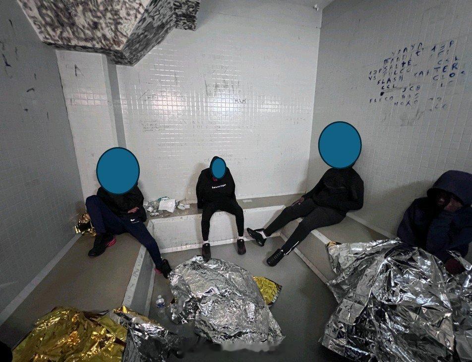 海外新鲜事法国多地抗议引发骚乱 骚乱后，法国警方逮捕了两千多人，在巴黎市郊博比尼