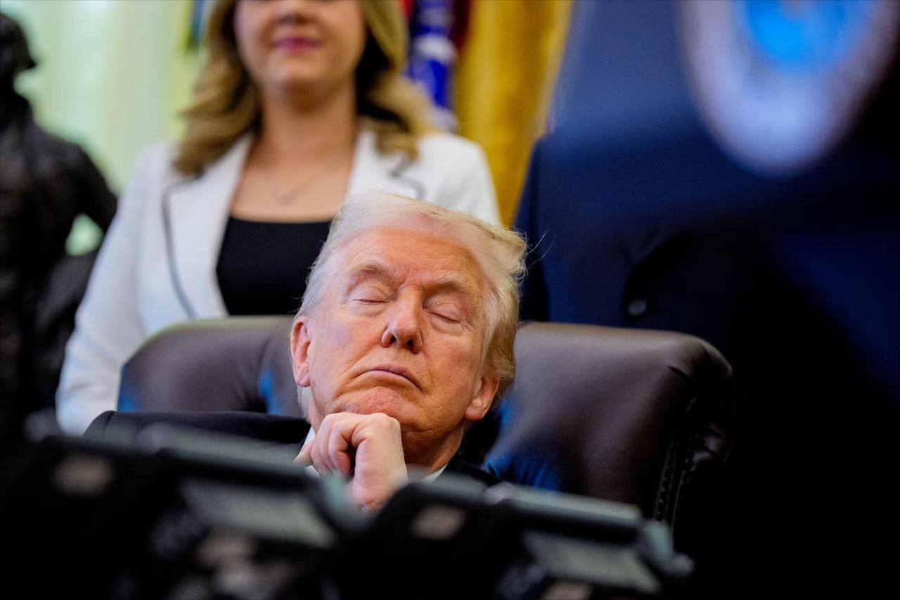 大瓜来了！特朗普前律师直接爆猛料，说79岁的特朗普认知衰退正在加速，还疑似出现了