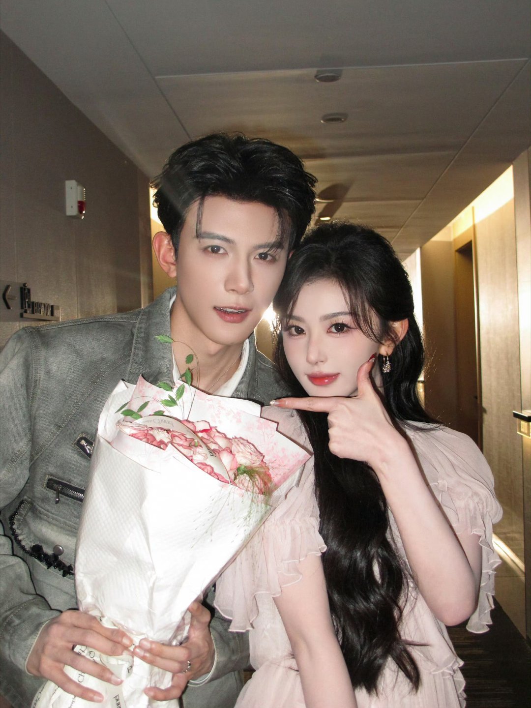 邓凯孔雪儿骨科强制爱拼好剧谁懂啊！俊男美女同框氛围感直接封神，禁忌拉扯感绝了，跪