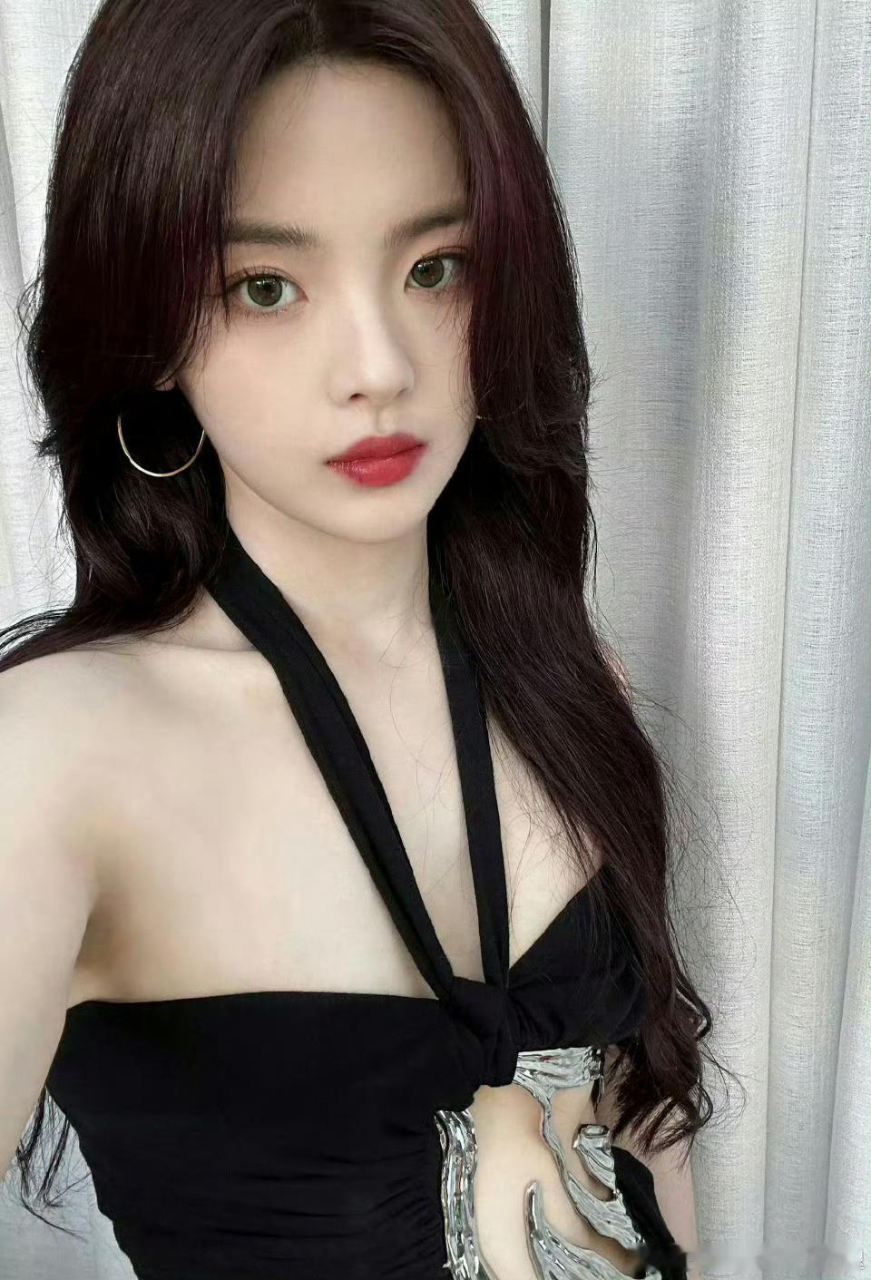 杨超越cut✨杨超越用创造营出道名次做战队服号码 ​​​