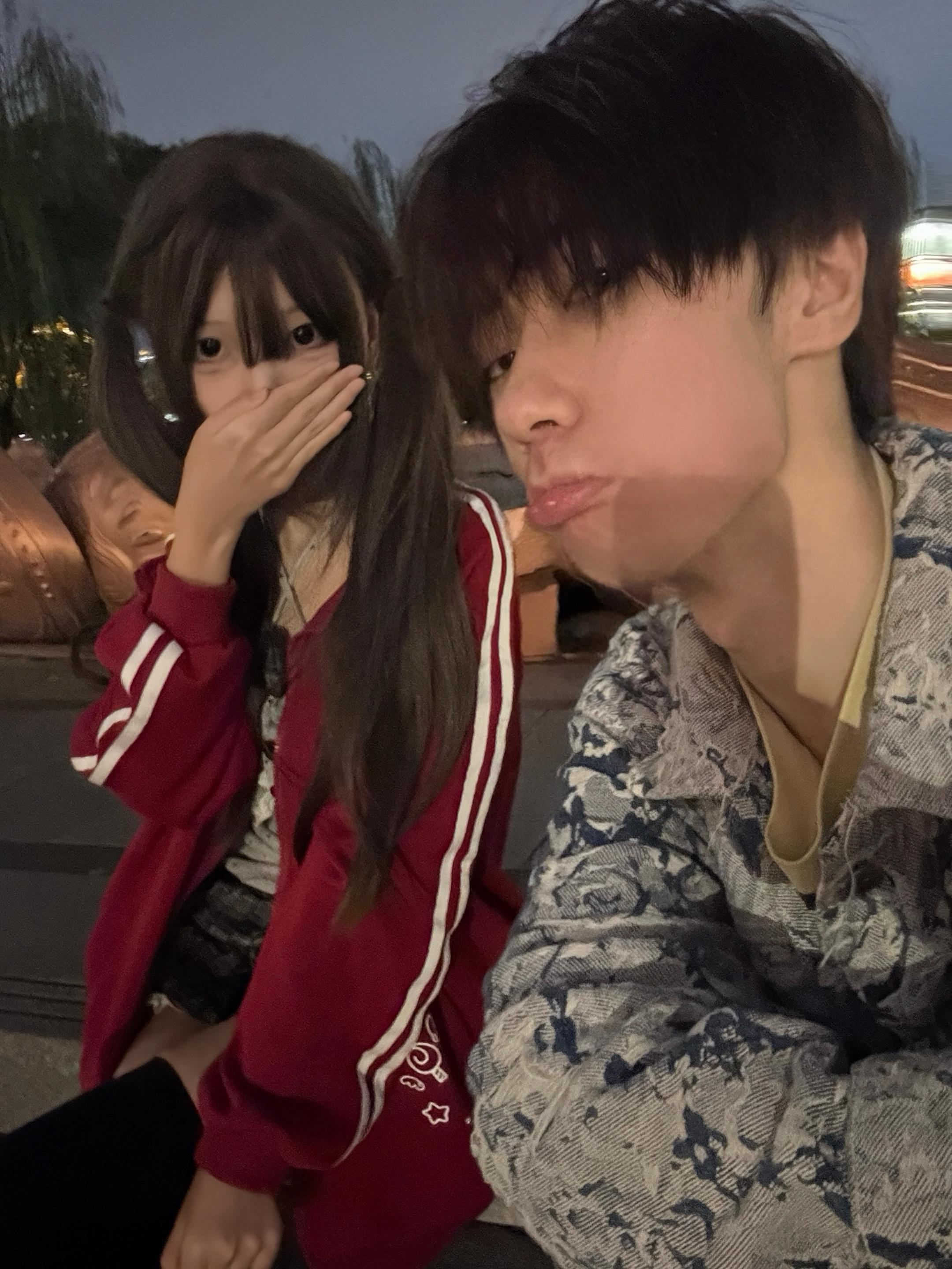 直到有一天我突然发现被我占据的不止是你的相册 还有我的生活