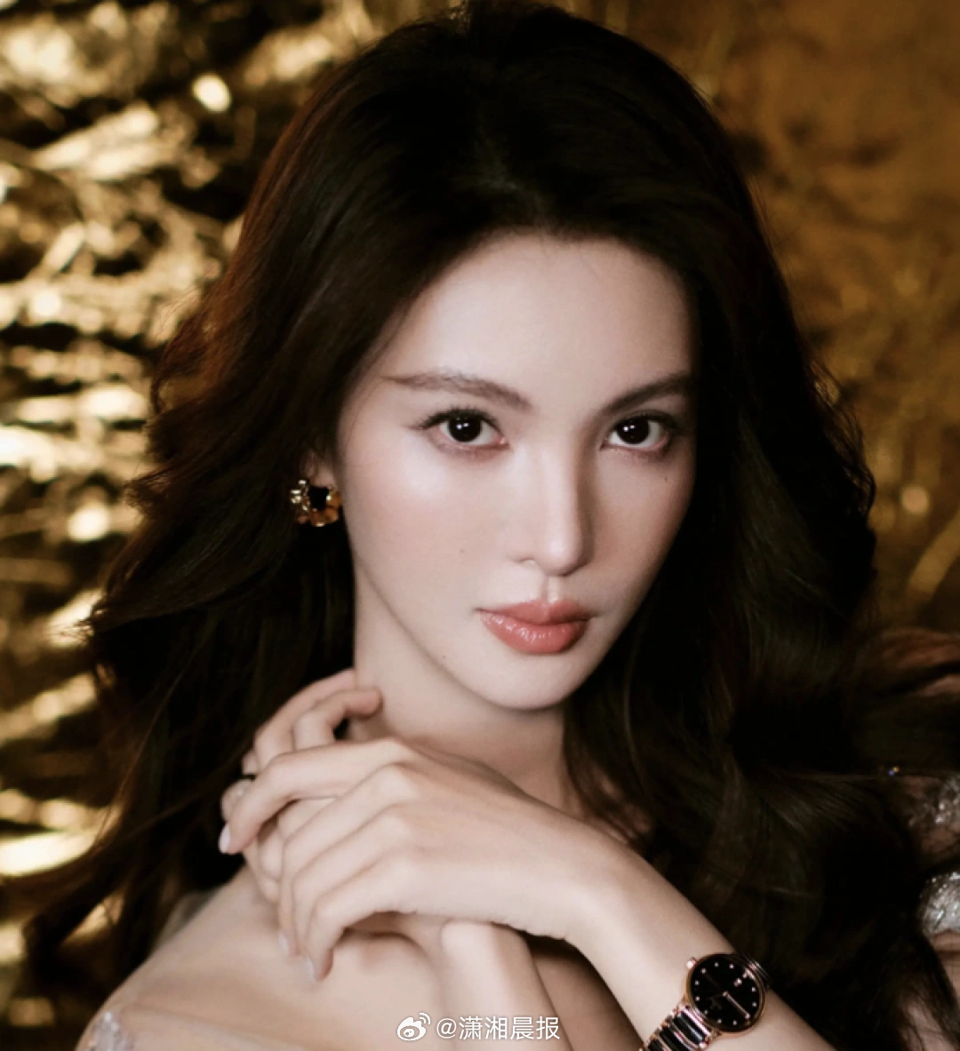 【#金晨被曝肇事逃逸当地村民称有印象#：#金晨被曝肇事逃逸当地村民称撞了墙#】1