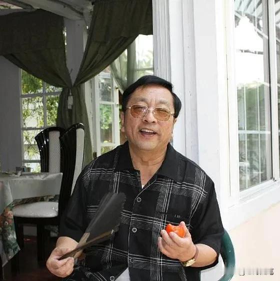 相声演员，李伯祥说，我说相声算是家传，因为我爸爸就是干这个的，不敢说是艺术世家，