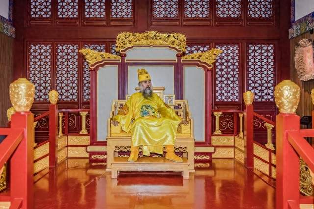 明太祖朱元璋：从乞丐到开国皇帝的传奇人生