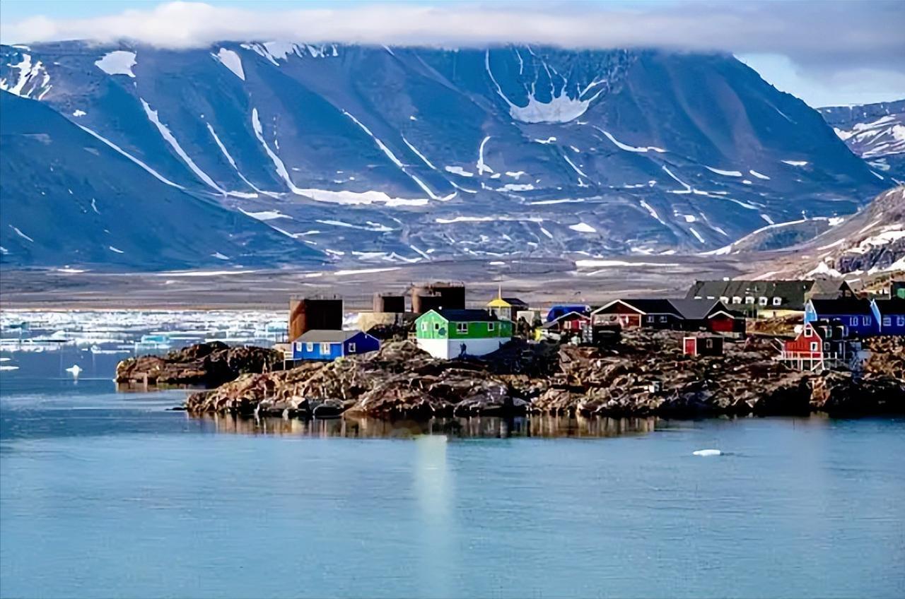 美国关税大棒一抡，欧洲15名士兵直接从格陵兰岛吓跑路，德国13人刚上岛不到44小