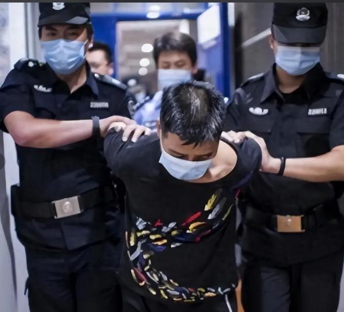 "必须警惕，值得反省！"国家安全部密集通报了一批间谍案，翻完这些案卷脊背发凉。以