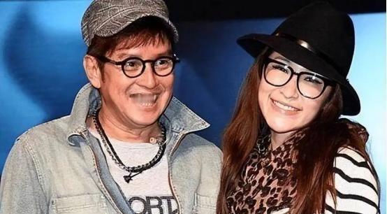 1996年，丁克的谭咏麟突然对妻子杨洁薇说：“我把10亿家产都给你，我要让儿子回