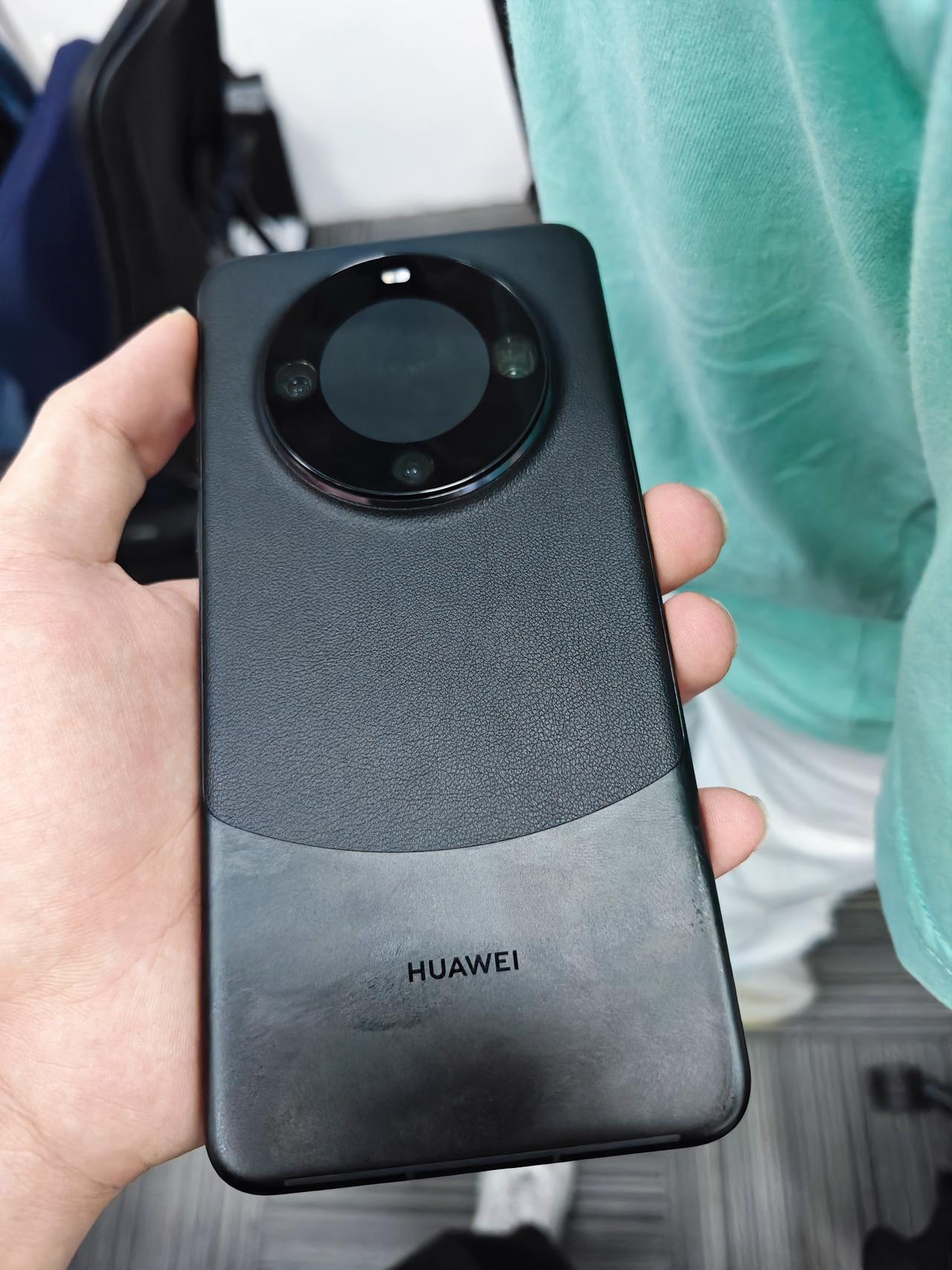 华为Mate60 Pro太贵了？关于华为的定价，各位记住了：
1、价格太高是你的
