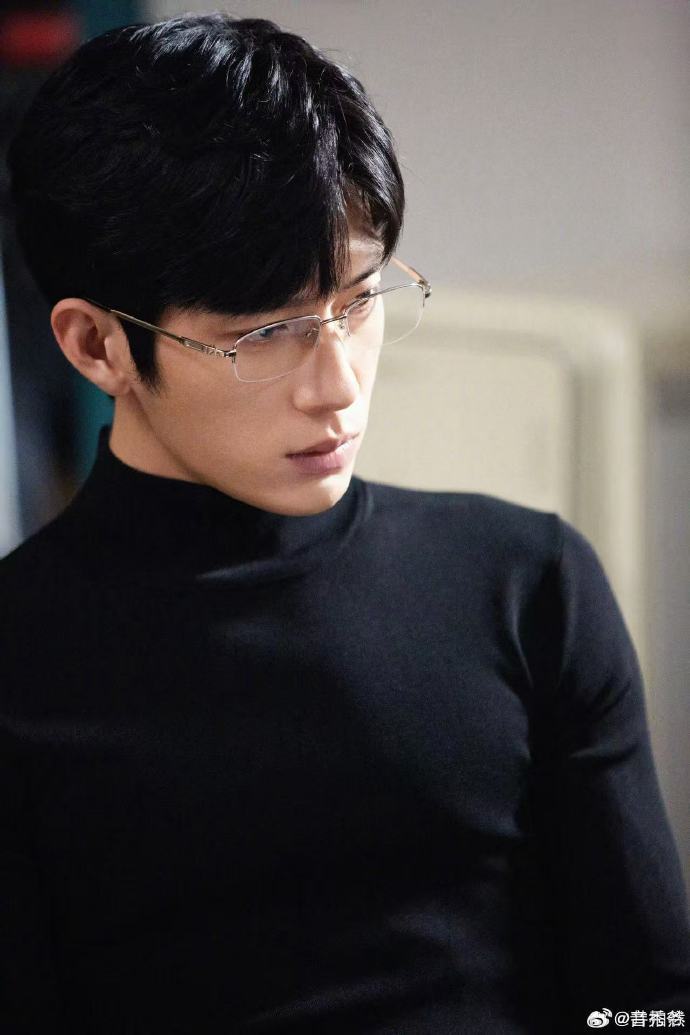 井柏然新剧醉酒吃醋这段井柏然江寒声一款年上黏人小狗 井柏然这段演技封神！江寒声醉