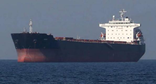 3艘油轮刚交完“过路费”，大摇大摆地驶出霍尔木兹海峡。但结算单上写的不是美元，是