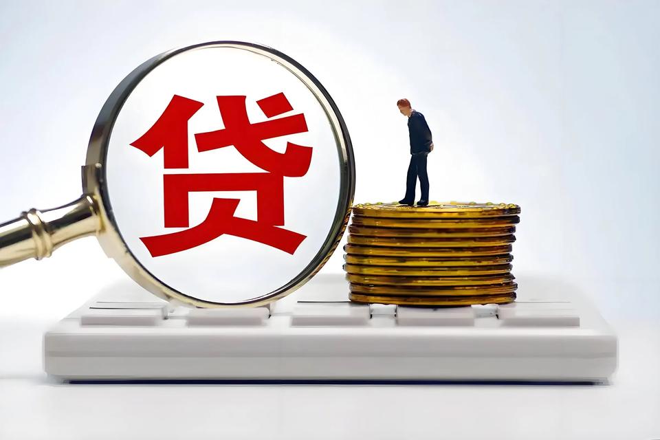 “太离谱了！”6月21日,四川达州，一男子是低保户，他突然发现，自己和妻子银行卡