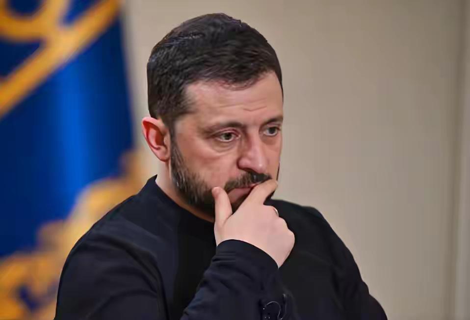 棋手翻桌，棋子何存？美欧内斗致8000亿援乌计划搁浅，所谓“繁荣”实为泡影！泽连