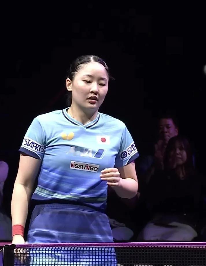 张本智和兄妹成了WTT横滨冠军赛上，
最大的赢家，
分别是男女单打冠军。
张本美