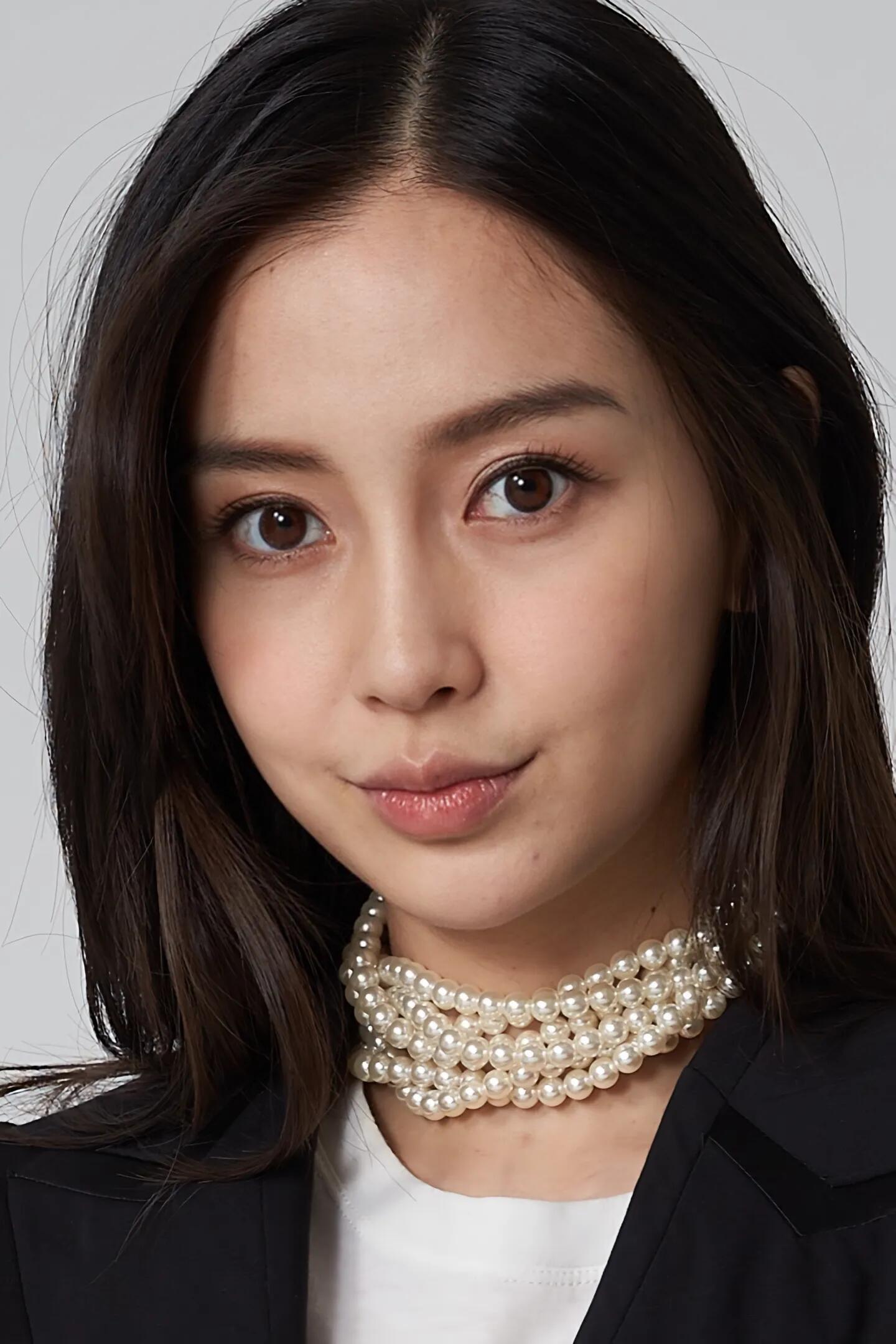 杨颖写真生图怼脸拍。