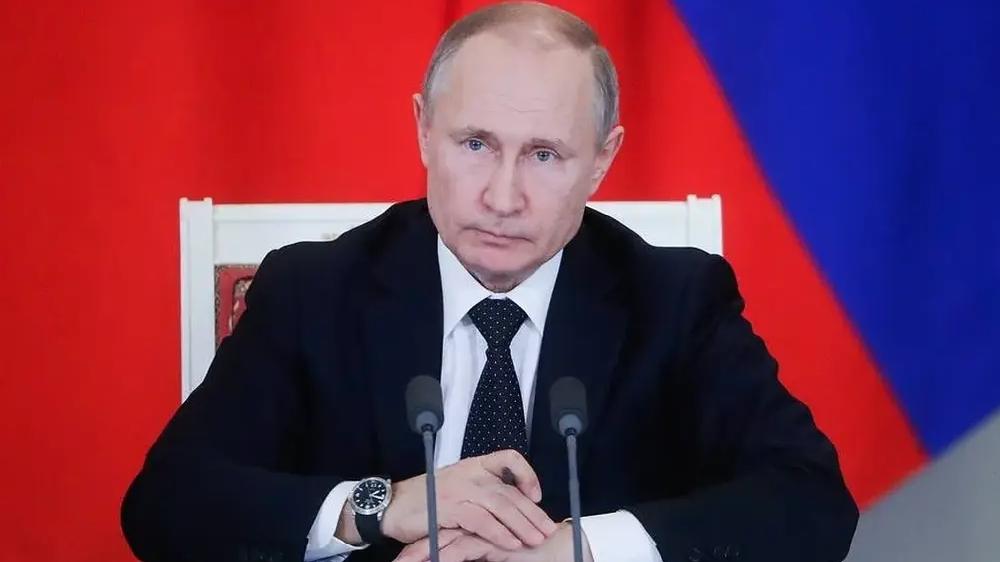 俄罗斯总统普京11月5号在克里姆林宫给科学家发勋章，表彰他们造出了两款超级武器。