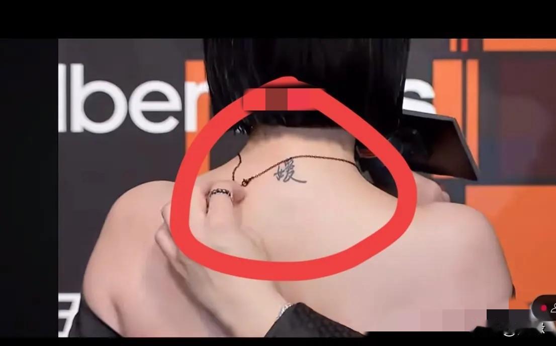 小S的秘密故事!
具俊晔没有离开湾湾，也没有搬家。他把爱妻大S的骨灰做成了七条项