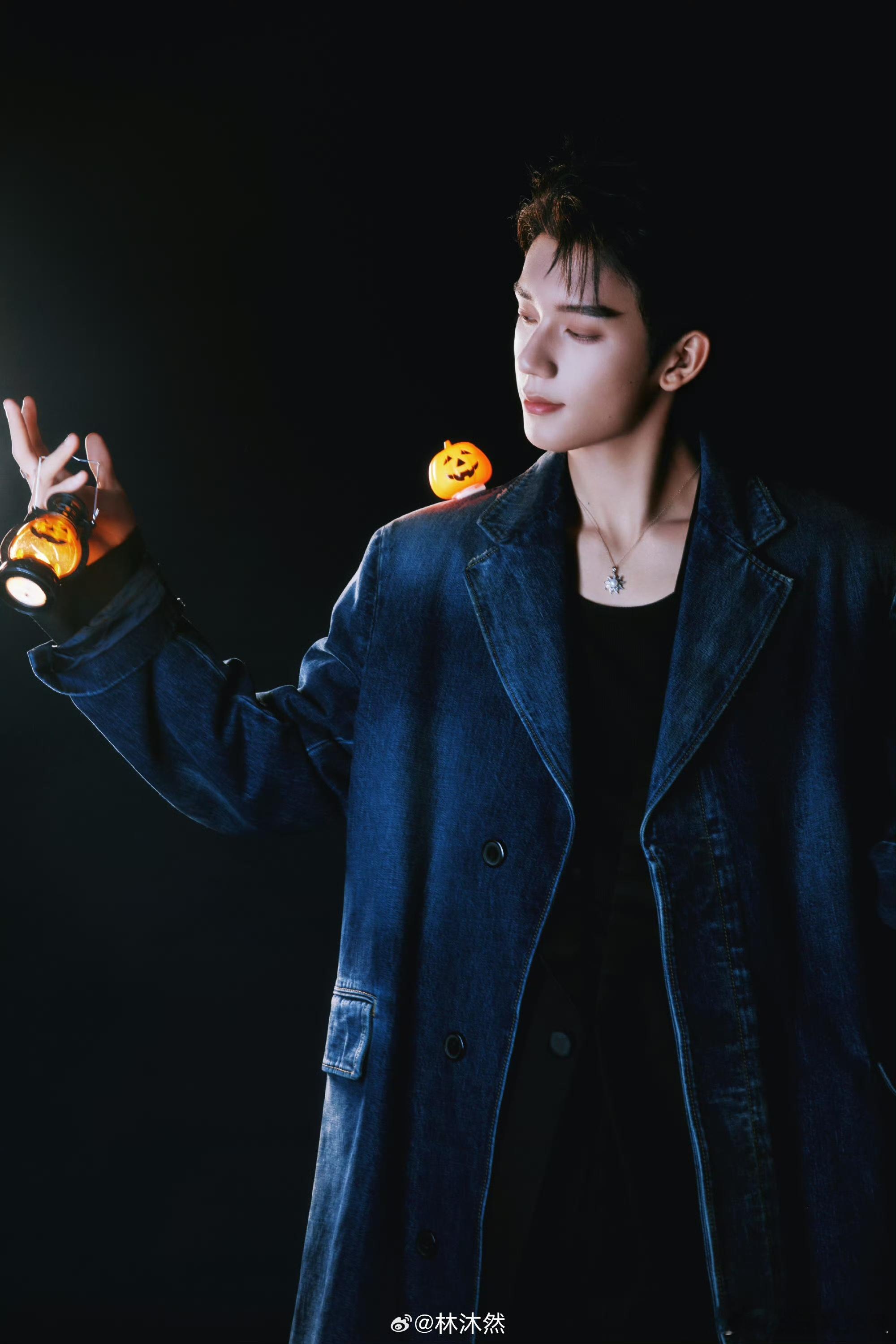 05生林沐然给我钓成翘嘴了 谁懂啊！他发微博说“明天要捣蛋，紧张，求鼓励”，评论