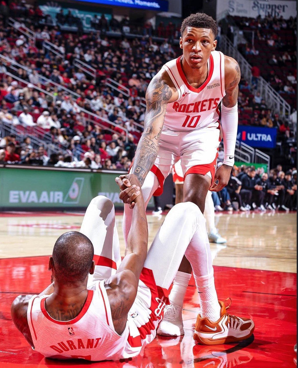 命运只负责洗牌，出牌的永远是自己。晚安🚀