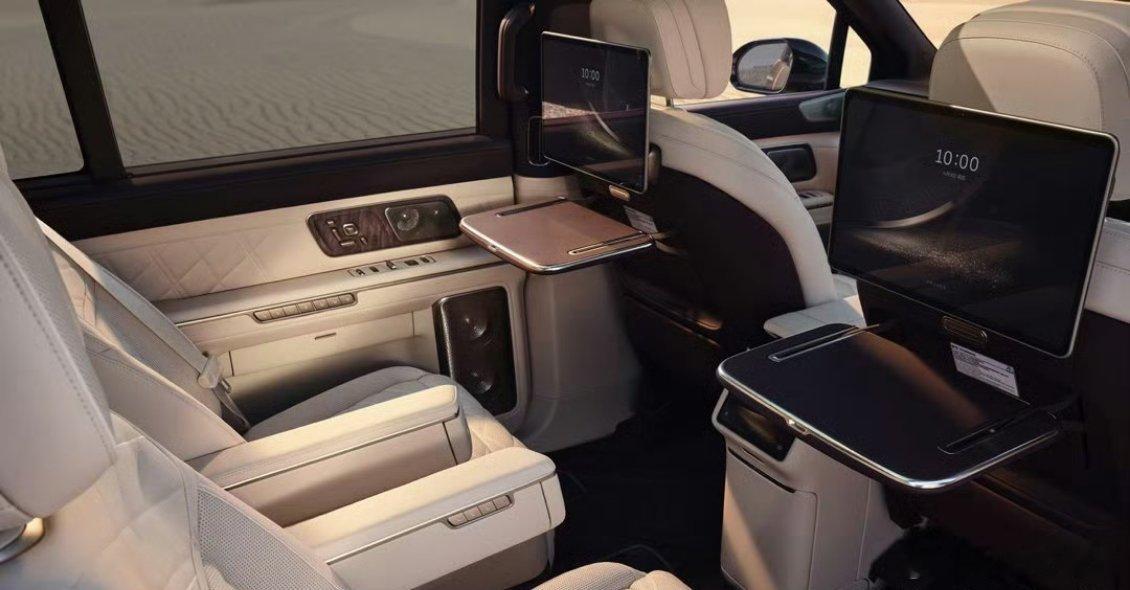 好家伙睡了一觉才反应过来买ES9中岛版才是唯一选择啊尊贵优雅我就不说了单从花同样