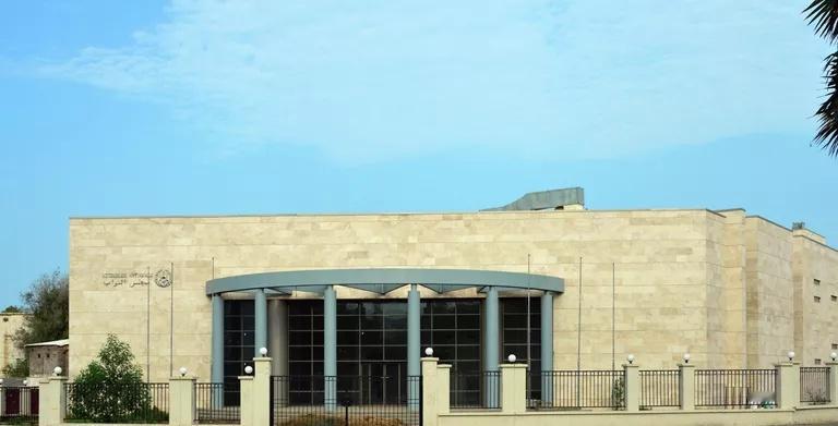 【吉布提取消总统年龄上限】法新社援引吉布提国民议会议长的话报道，吉布提议会投票决