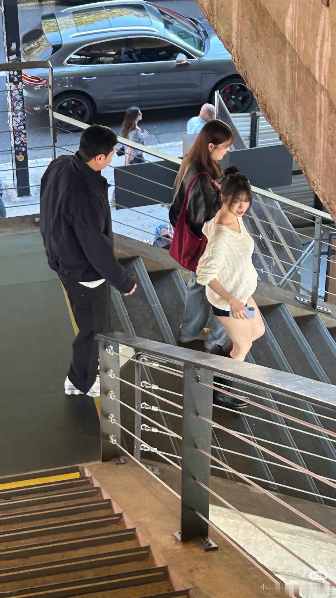 网友偶遇柳智敏了，这背影根本认不出来[傻眼] ​​​