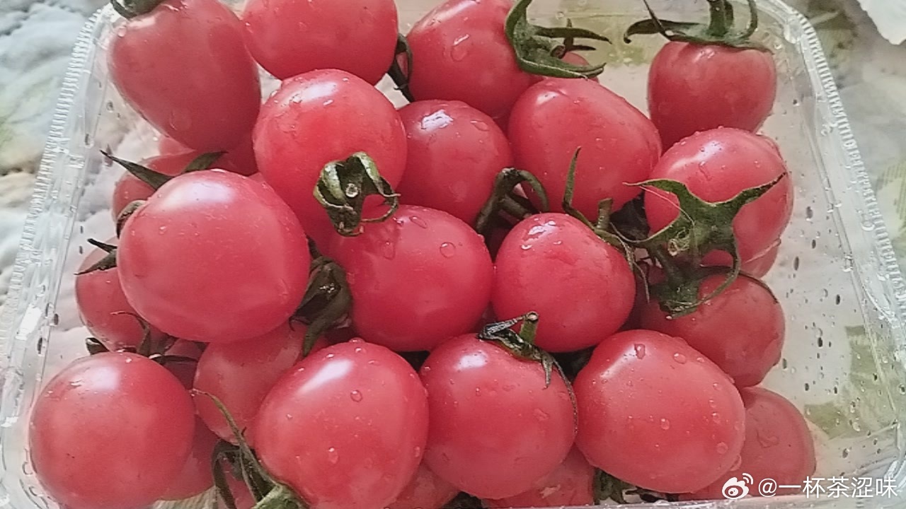 今天中午的午餐，一个干完？感觉不是很好吃，熟过头了 