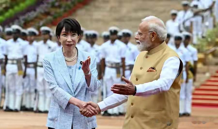 高市早苗就任首相后首趟印度之行，排场拉满，拉着五十多家日企高管组团参会，现场确实