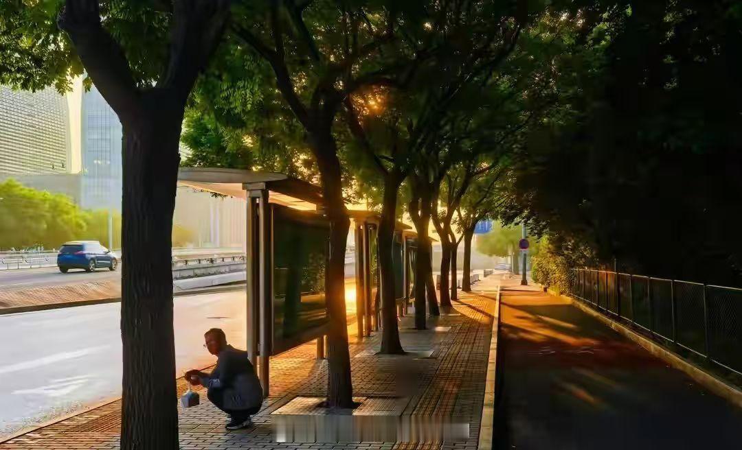 一个人的生活语录  只要往前走就够了，至于方向不重要，因为方向总是会变来变去的，